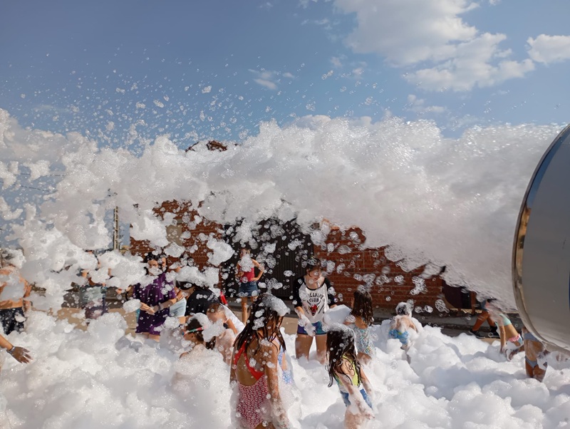 Fiesta de la espuma- actividades casa rural la corneja